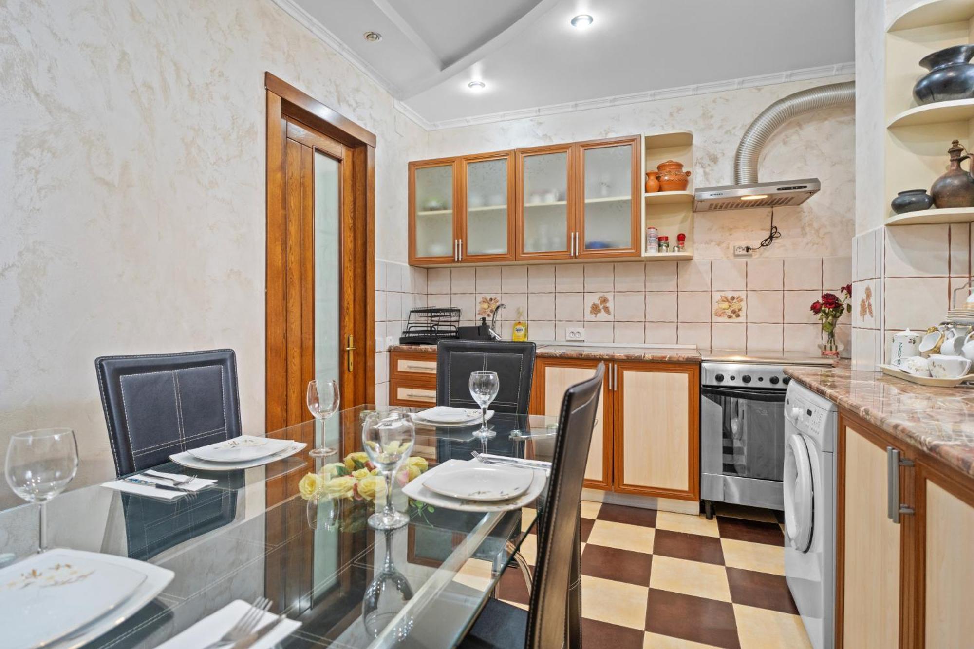 Luxurious Villa With Lush Garden And Huge Terrace Near Herastrau Park Bucureşti Ngoại thất bức ảnh
