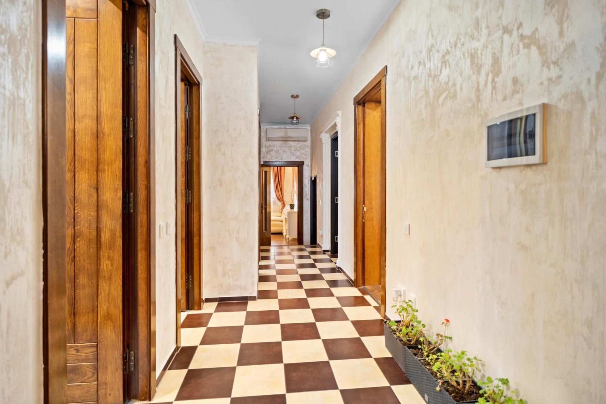 Luxurious Villa With Lush Garden And Huge Terrace Near Herastrau Park Bucureşti Ngoại thất bức ảnh