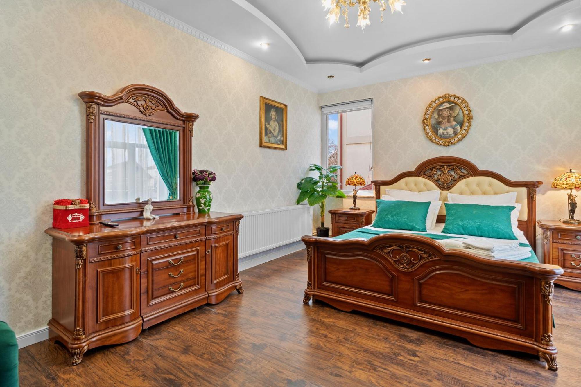 Luxurious Villa With Lush Garden And Huge Terrace Near Herastrau Park Bucureşti Ngoại thất bức ảnh