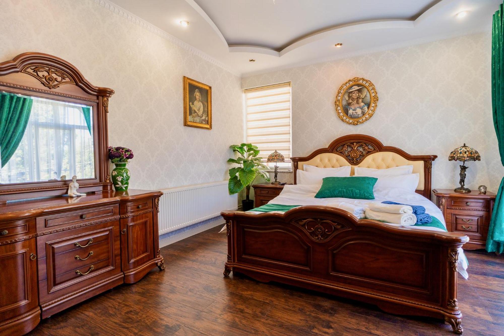 Luxurious Villa With Lush Garden And Huge Terrace Near Herastrau Park Bucureşti Ngoại thất bức ảnh