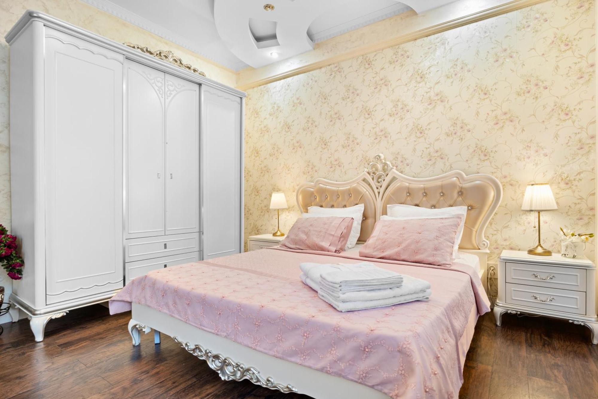 Luxurious Villa With Lush Garden And Huge Terrace Near Herastrau Park Bucureşti Ngoại thất bức ảnh