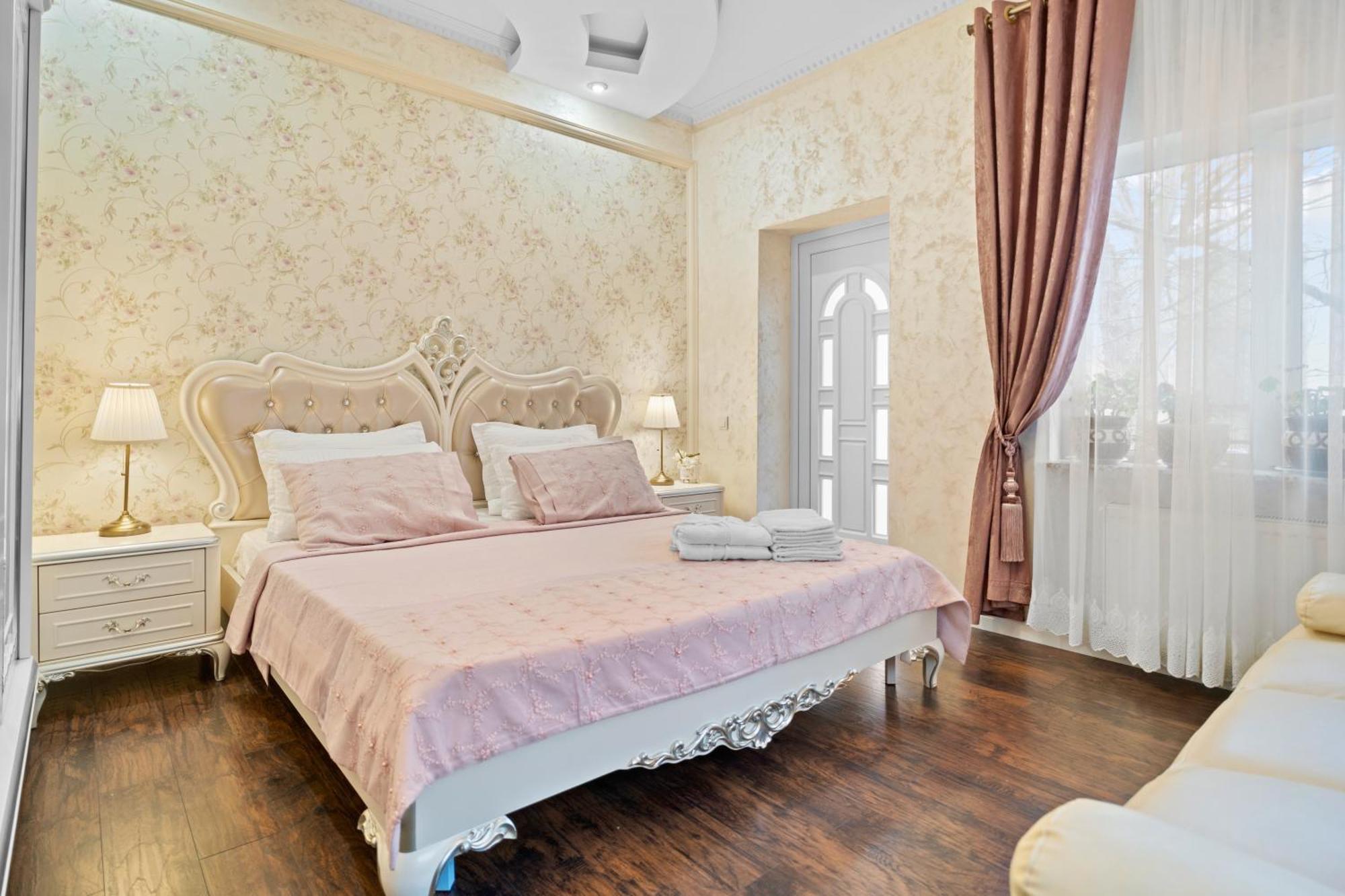Luxurious Villa With Lush Garden And Huge Terrace Near Herastrau Park Bucureşti Ngoại thất bức ảnh