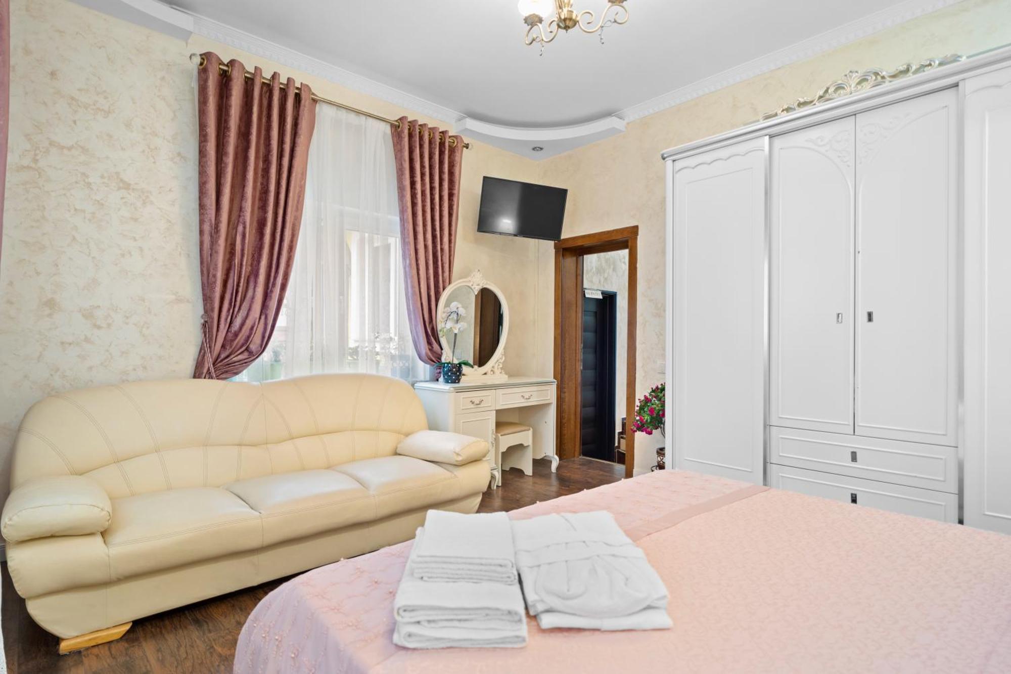 Luxurious Villa With Lush Garden And Huge Terrace Near Herastrau Park Bucureşti Ngoại thất bức ảnh