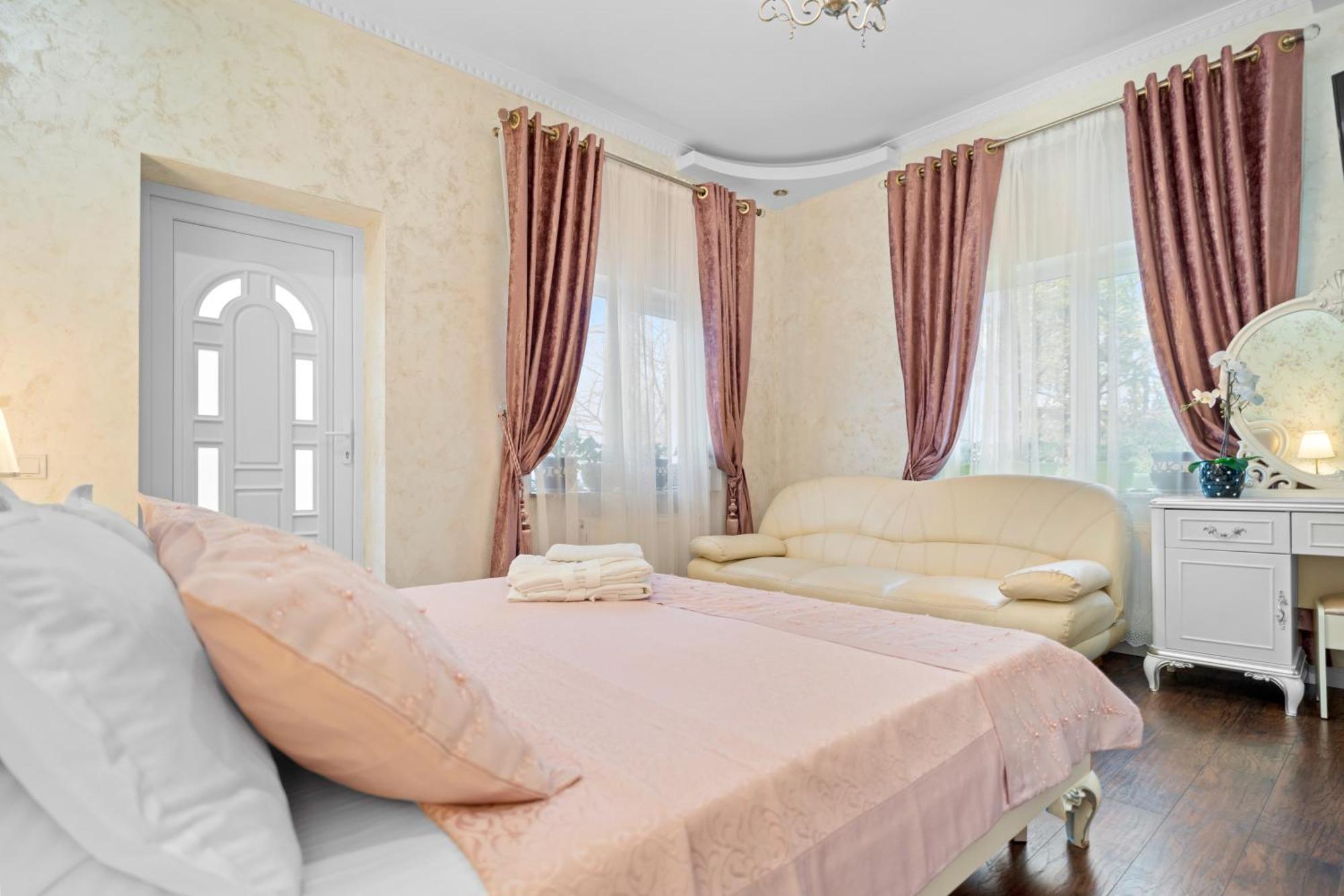 Luxurious Villa With Lush Garden And Huge Terrace Near Herastrau Park Bucureşti Ngoại thất bức ảnh