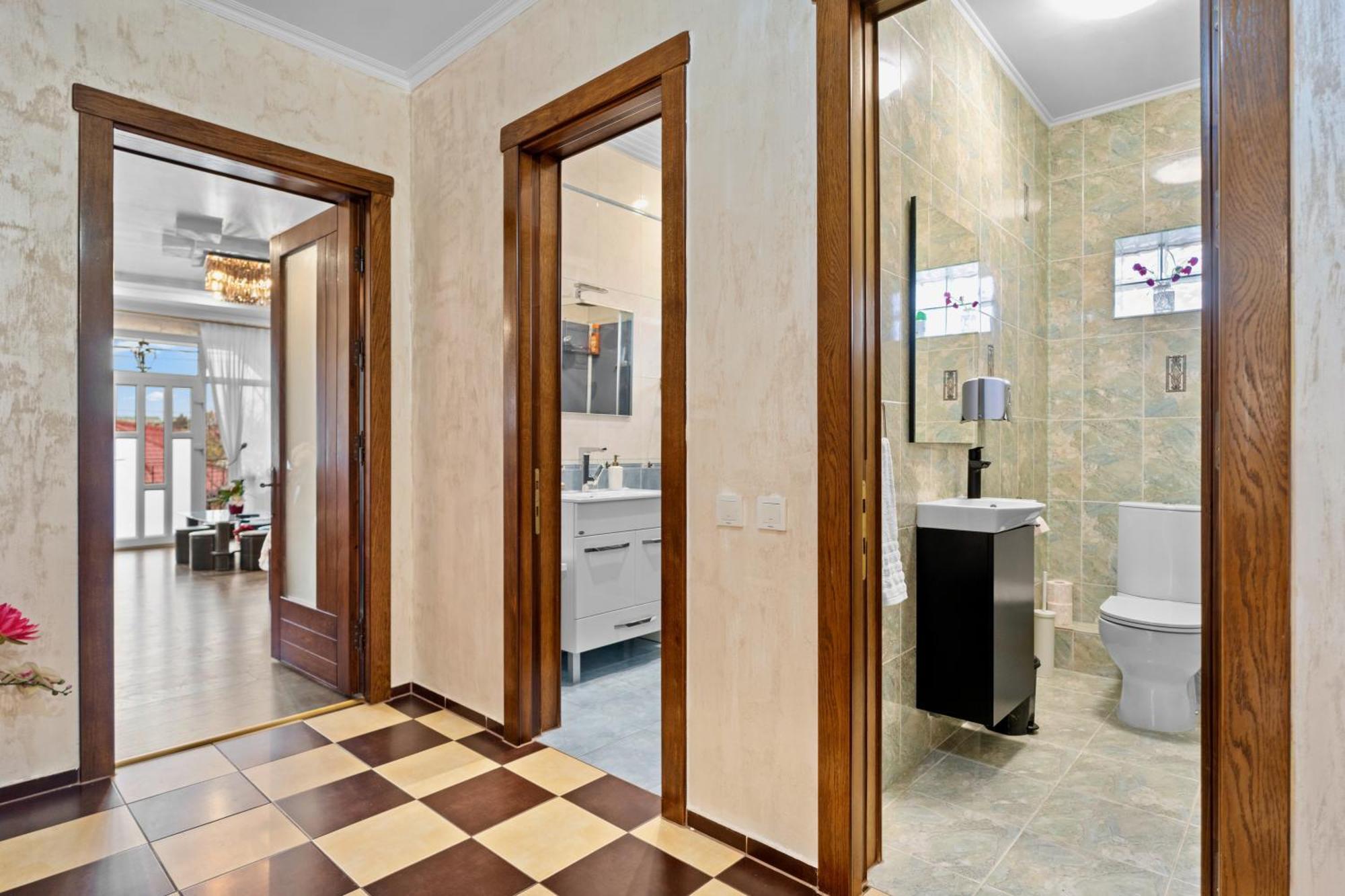 Luxurious Villa With Lush Garden And Huge Terrace Near Herastrau Park Bucureşti Ngoại thất bức ảnh
