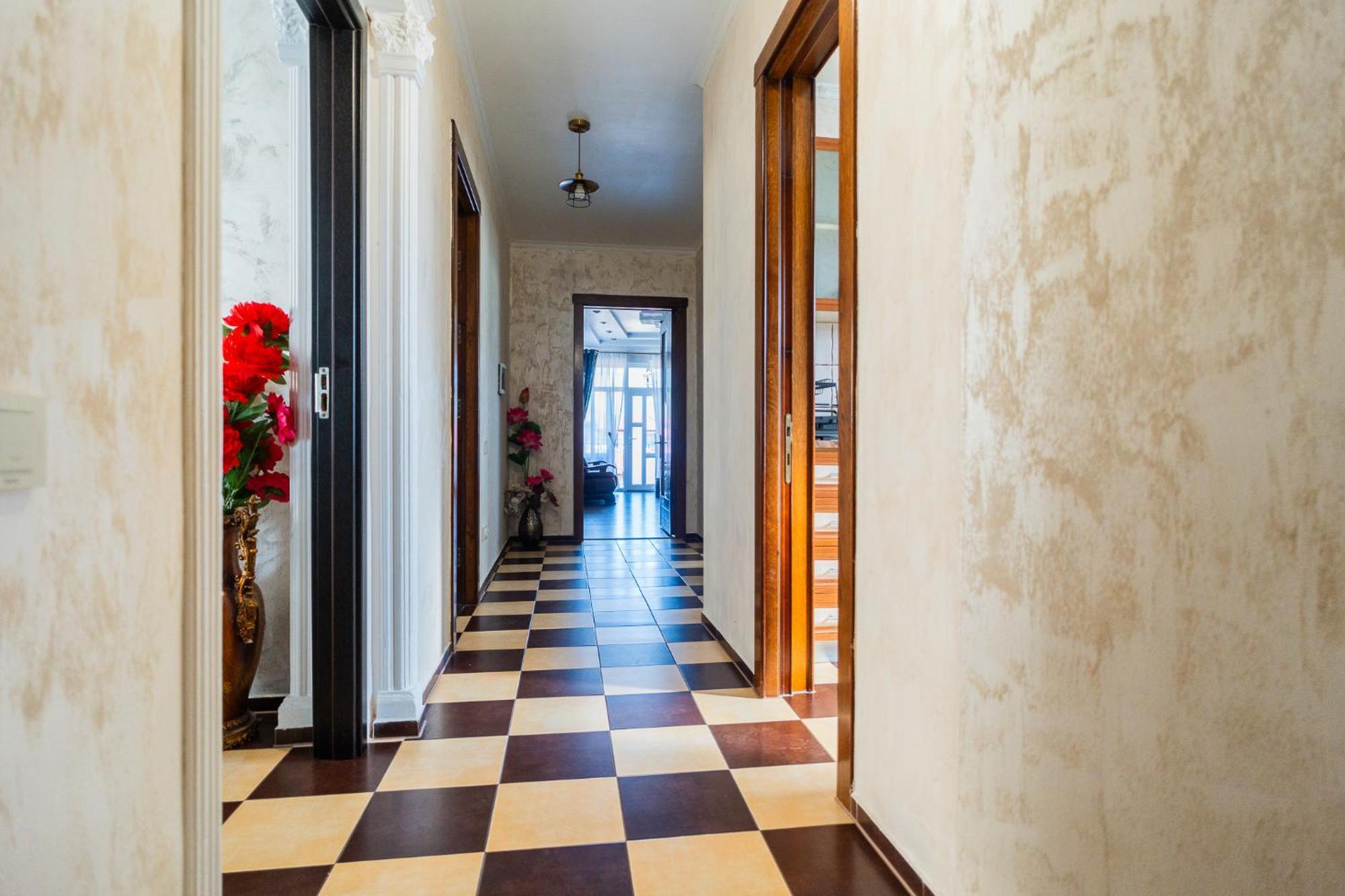 Luxurious Villa With Lush Garden And Huge Terrace Near Herastrau Park Bucureşti Ngoại thất bức ảnh