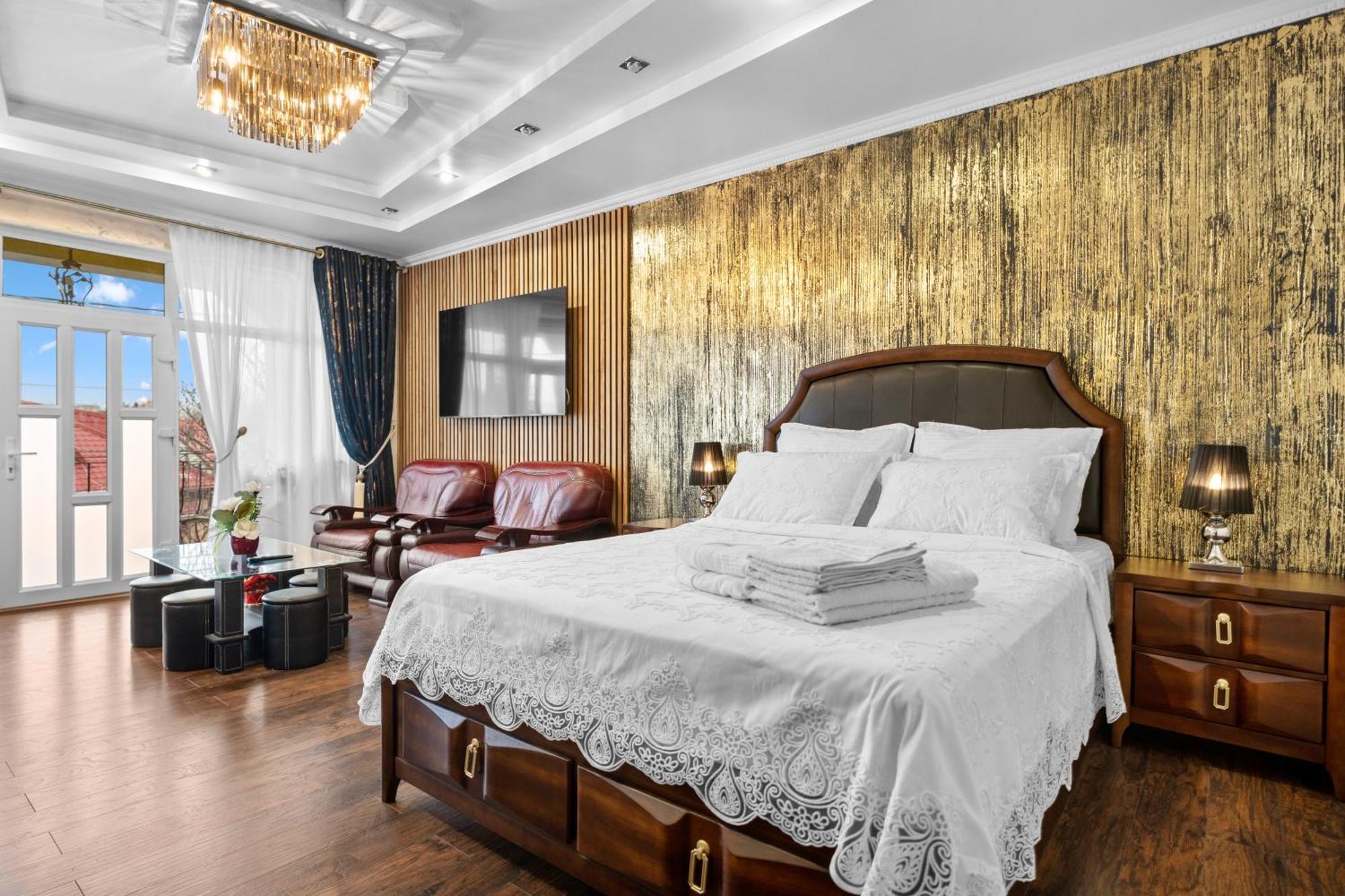 Luxurious Villa With Lush Garden And Huge Terrace Near Herastrau Park Bucureşti Ngoại thất bức ảnh