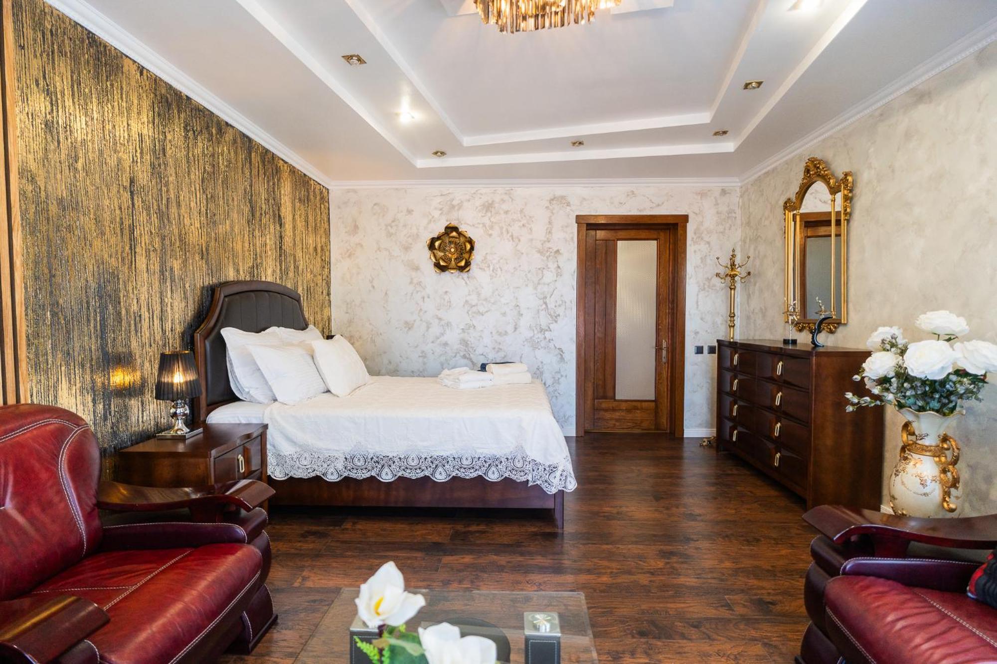 Luxurious Villa With Lush Garden And Huge Terrace Near Herastrau Park Bucureşti Ngoại thất bức ảnh