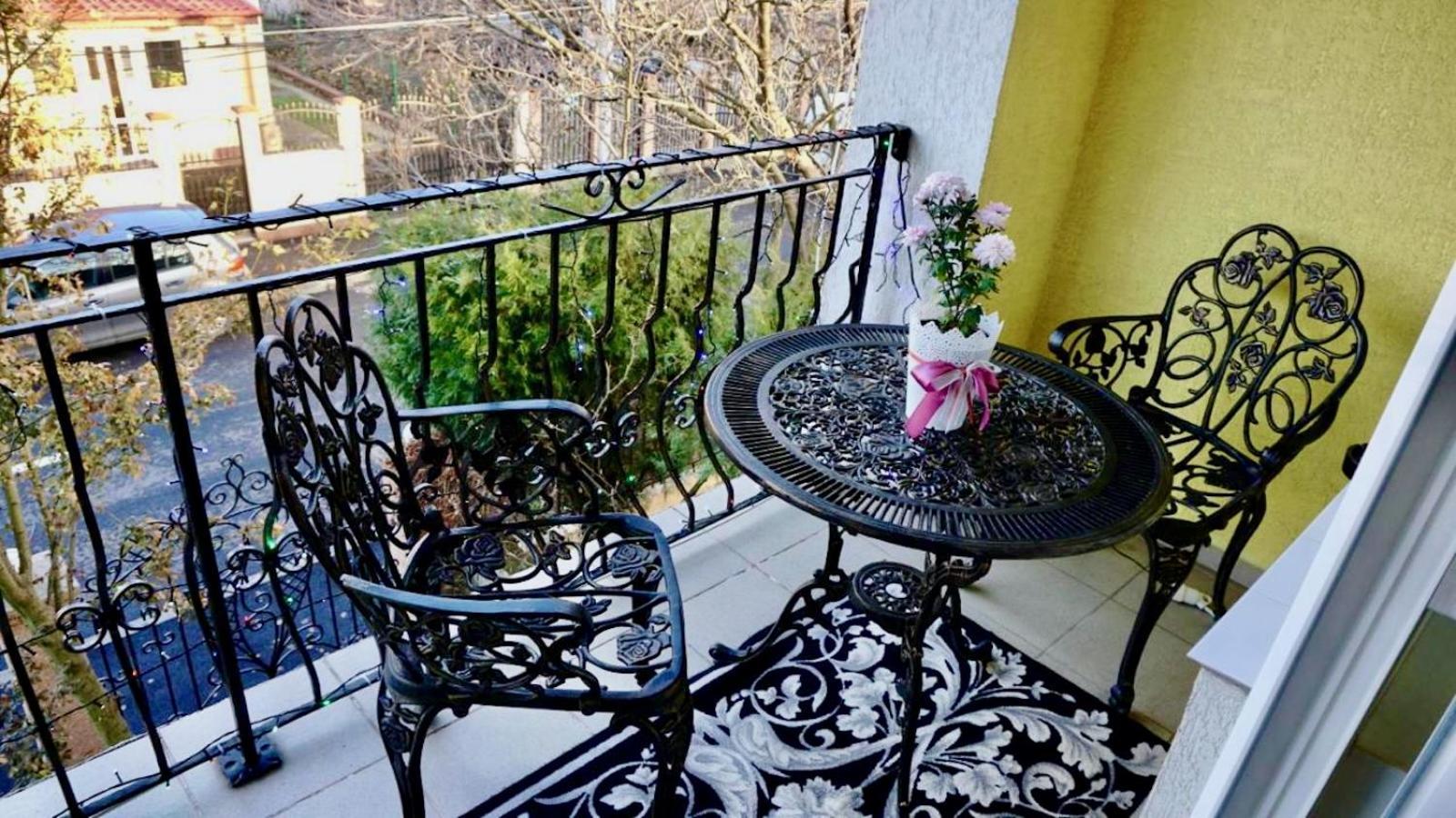 Luxurious Villa With Lush Garden And Huge Terrace Near Herastrau Park Bucureşti Ngoại thất bức ảnh