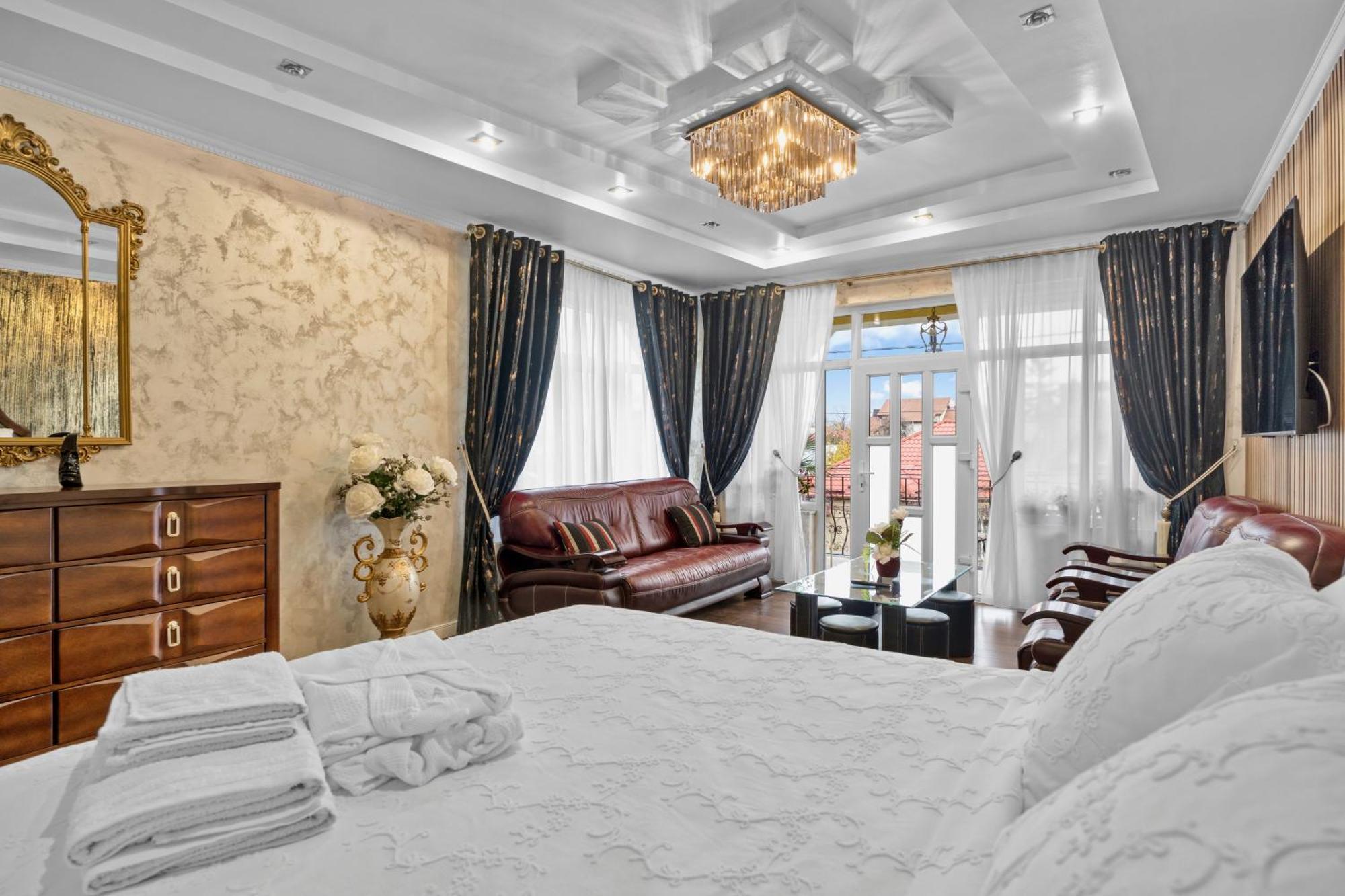 Luxurious Villa With Lush Garden And Huge Terrace Near Herastrau Park Bucureşti Ngoại thất bức ảnh